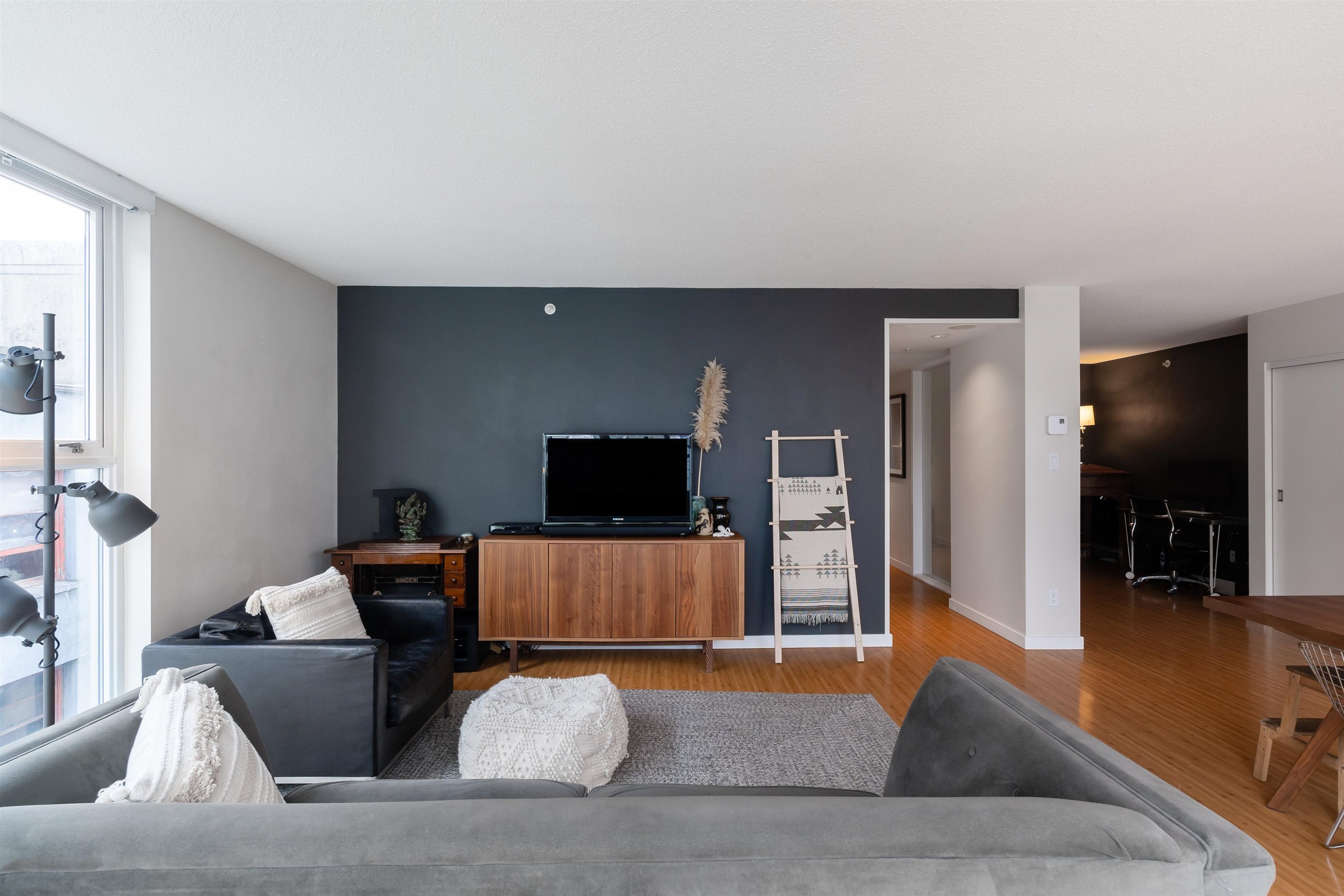 601-168 Powell Street, Vancouver, BC, V6A 0B2