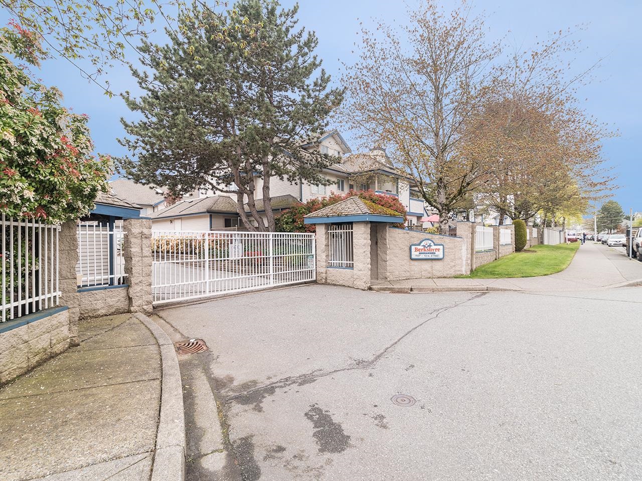 222-7837 120a Street, Surrey, BC, V3W 0W9