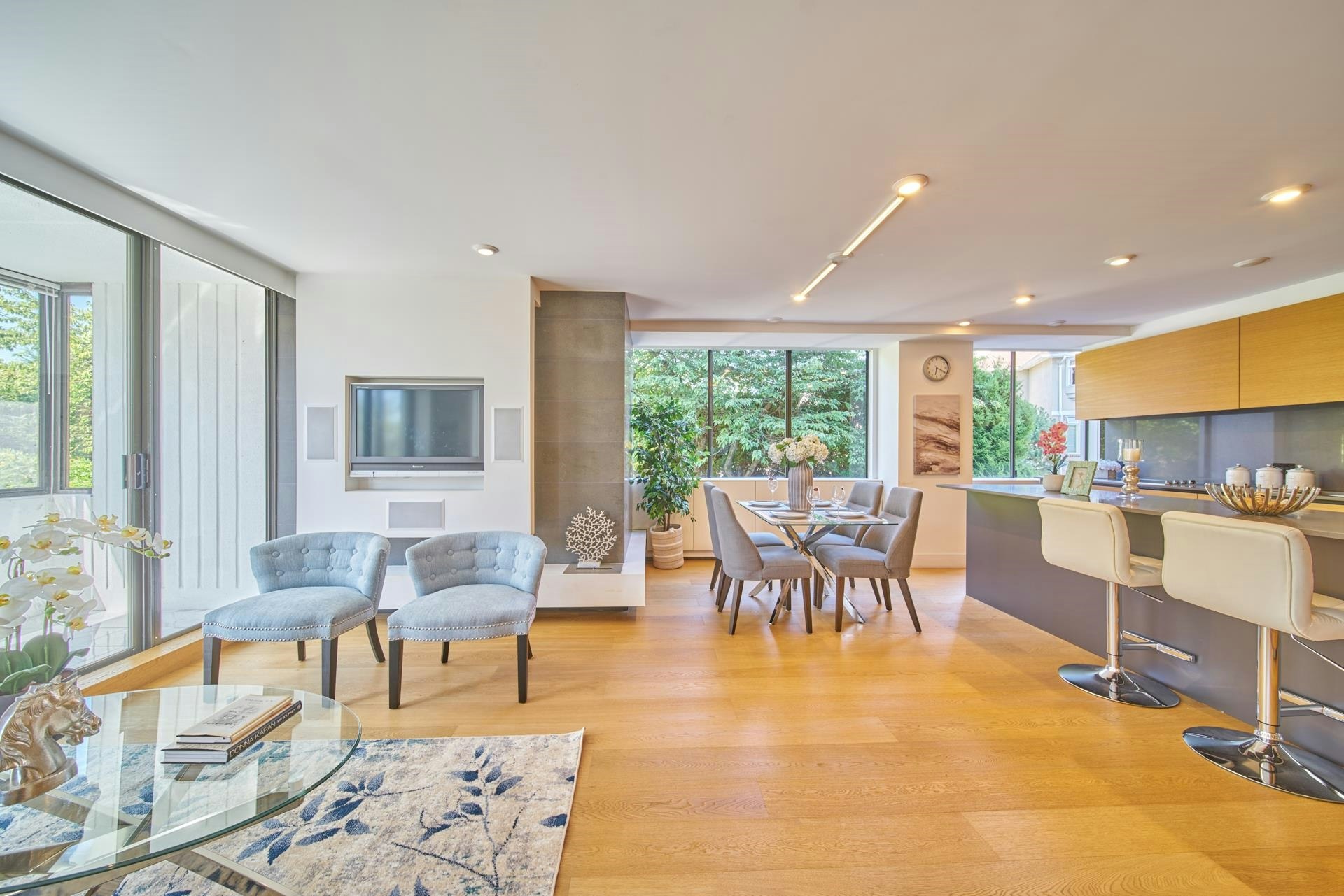 203-2167 Bellevue Avenue, West Vancouver, BC, V7V 1C2
