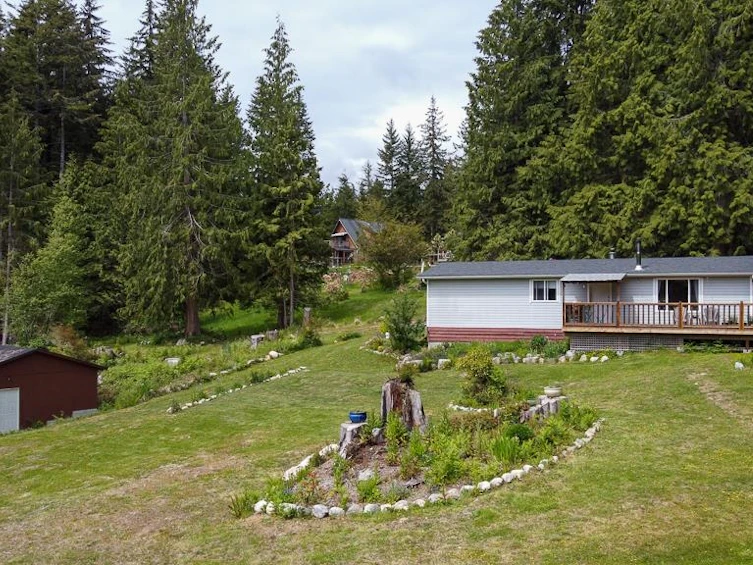 3237 Crystal Road, Roberts Creek, BC, V0N 2W1