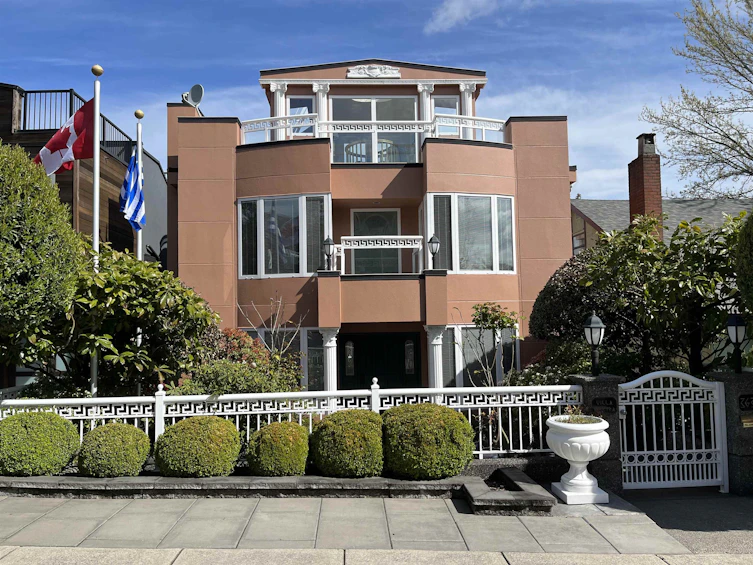 3639 W 14th Avenue, Vancouver, BC, V6R 2W6