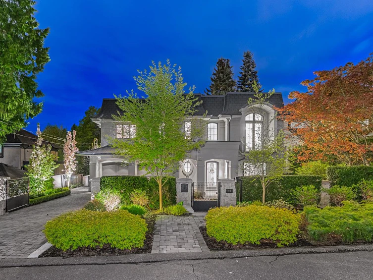 915 Sinclair Street, West Vancouver, BC, V7V 3W1