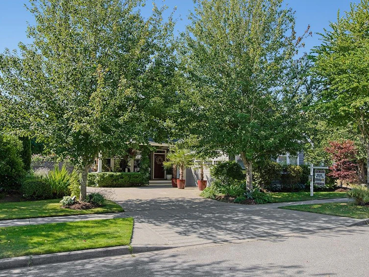 12368 21a Avenue, Surrey, BC, V4A 9Y7