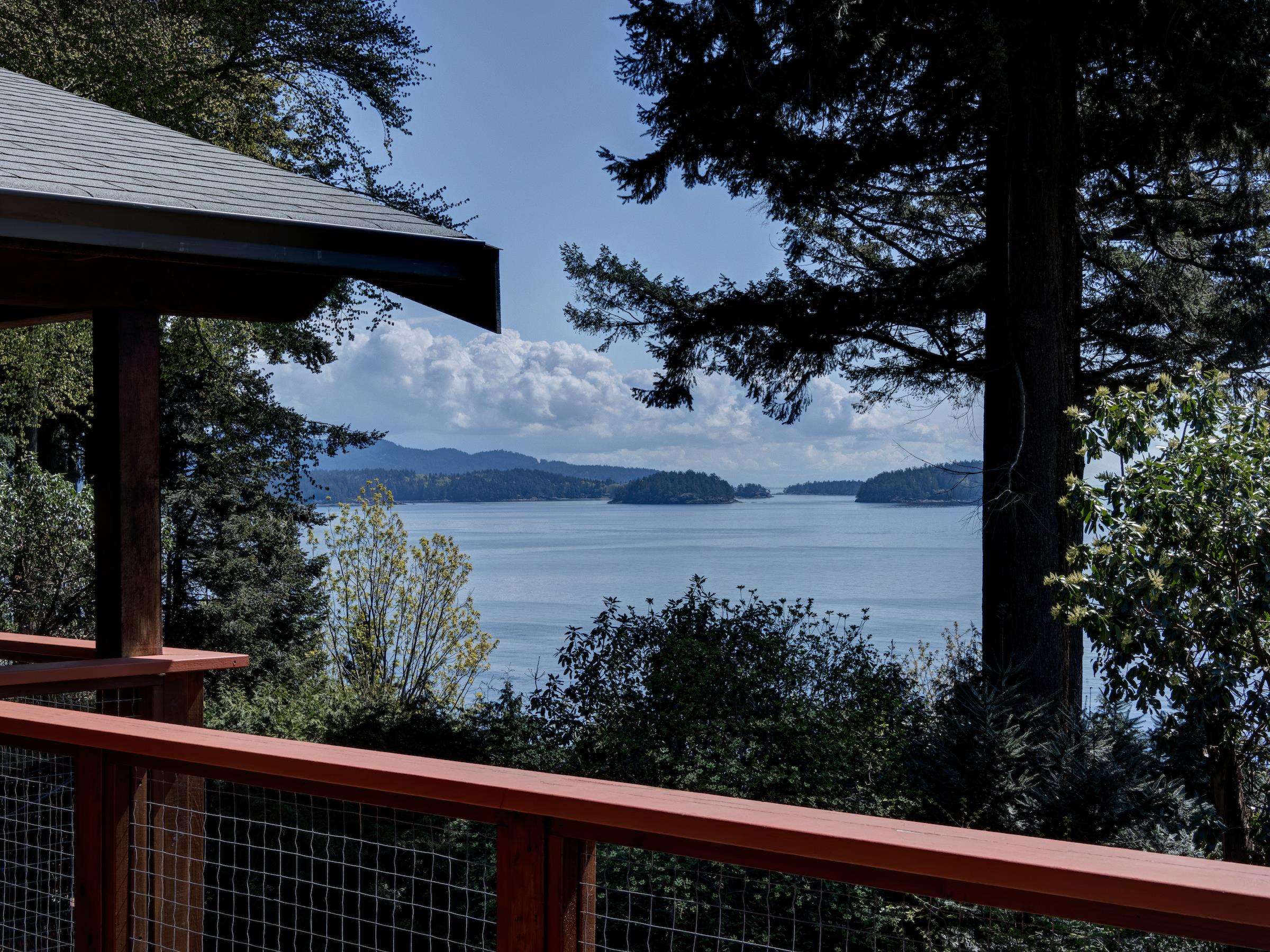 82 Head Road, Gibsons, BC, V0N 1V3