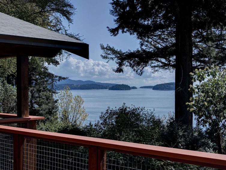82 Head Road, Gibsons, BC, V0N 1V3
