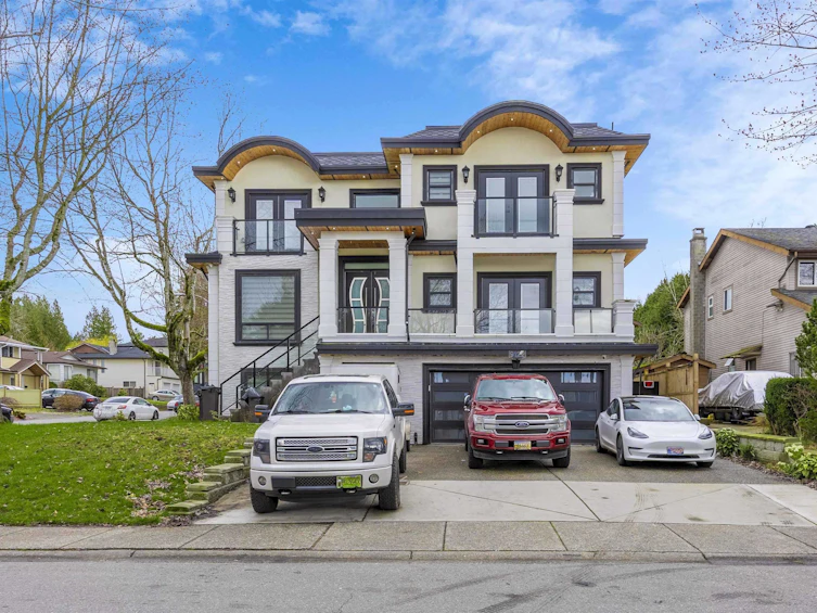 9122 144a Street, Surrey, BC, V3R 7L5