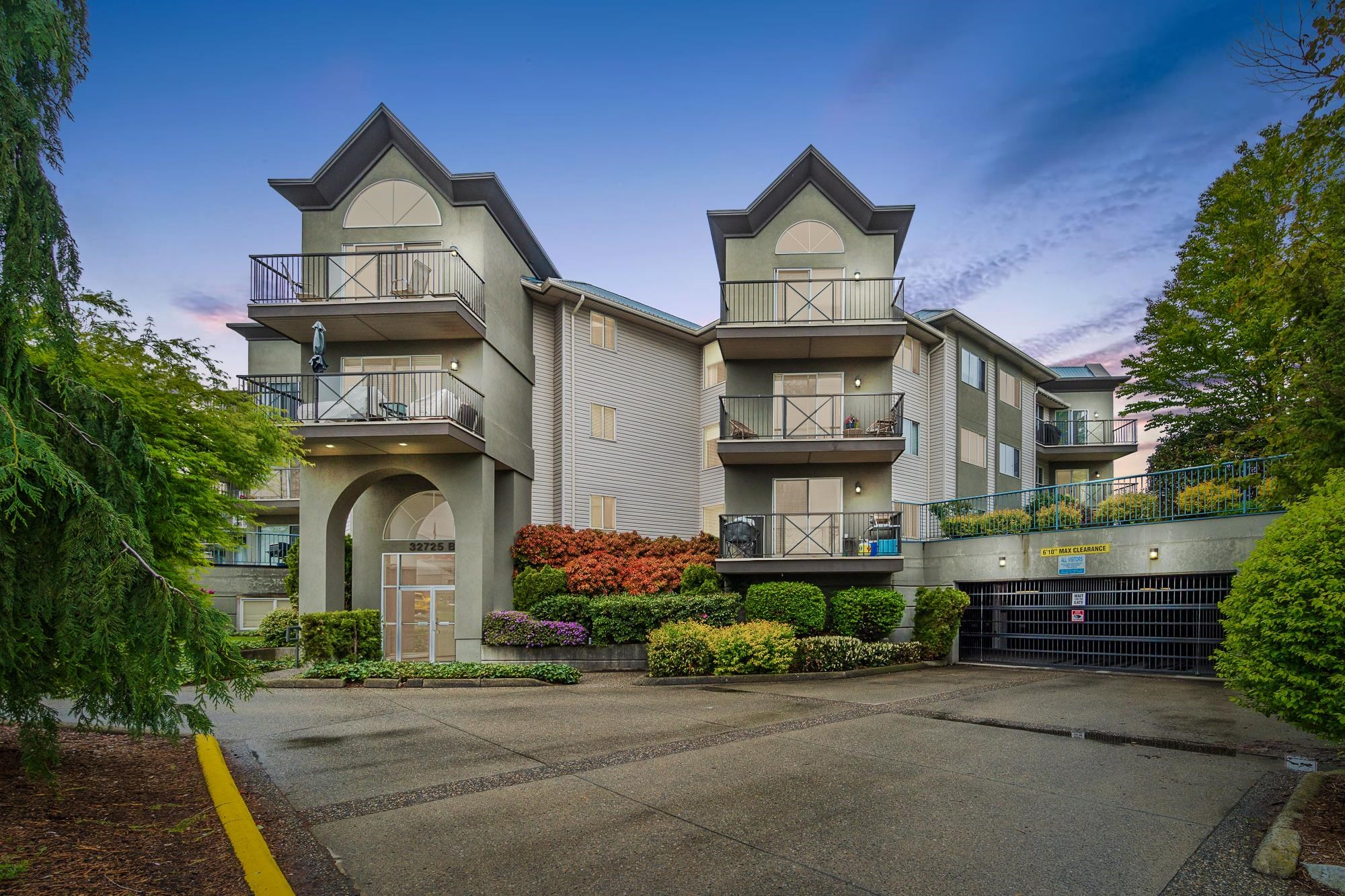 220-32725 George Ferguson Way, Abbotsford, BC, V2T 5M5