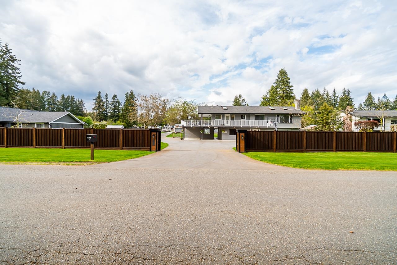 24061 55 Avenue, Langley, BC, V2Z 2N7