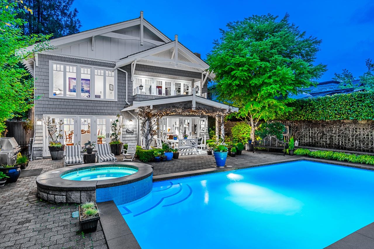 4472 Ross Crescent, West Vancouver, BC, V7W 1B2