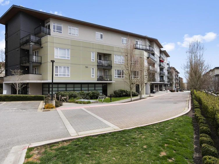 115-13919 Fraser Highway, Surrey, BC, V3T 4E6