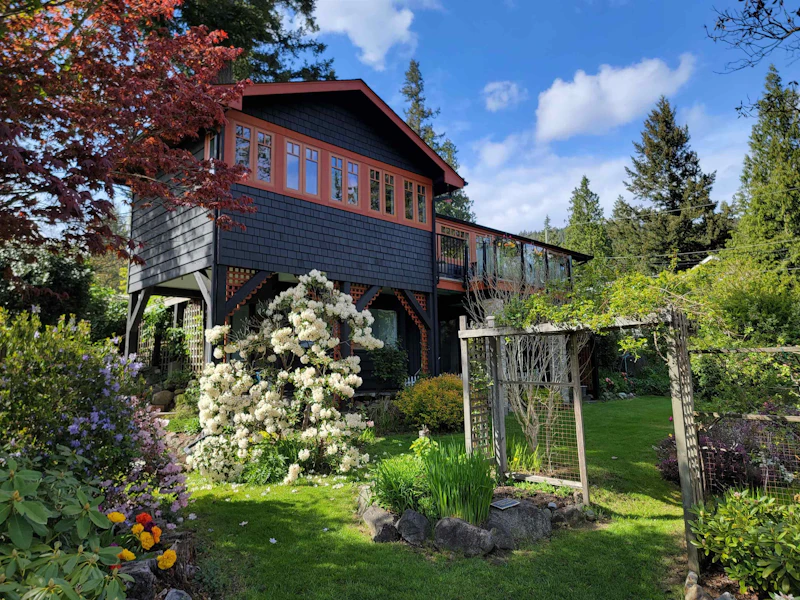 1122 Lenora Road, Bowen Island BC V0N 1G1