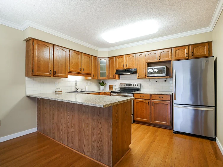 201-11510 225 Street, Maple Ridge, BC, V2X 9Y3