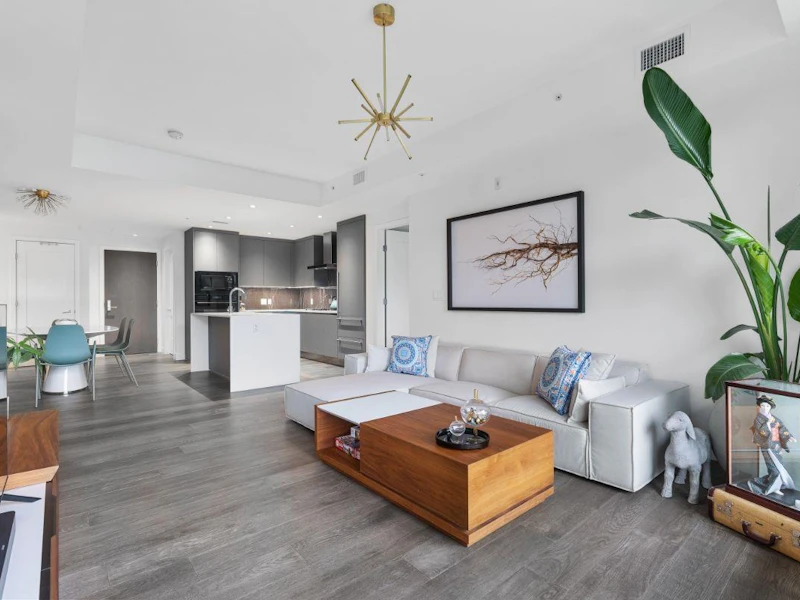 302 - 717 W 17th Avenue, Vancouver BC