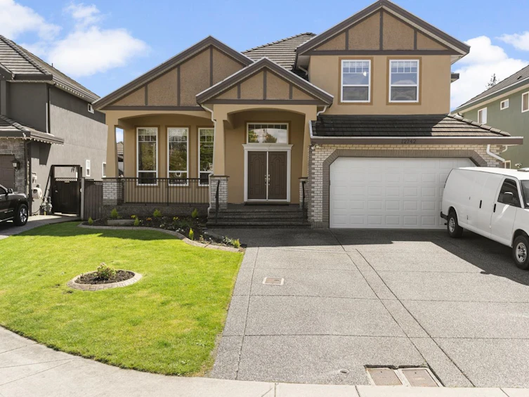 12742 61a Avenue, Surrey, BC, V3X 3P5