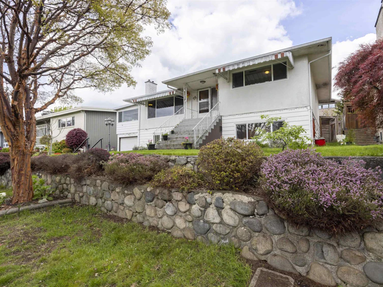 75 Mott Crescent, New Westminster, BC, V3L 4L8
