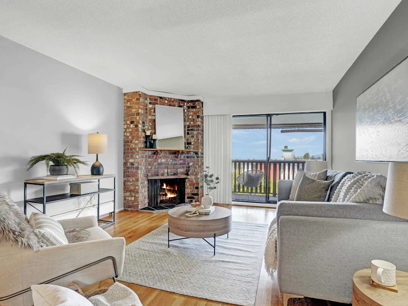 304 - 1610 Chesterfield Avenue, North Vancouver BC V7M 2N7