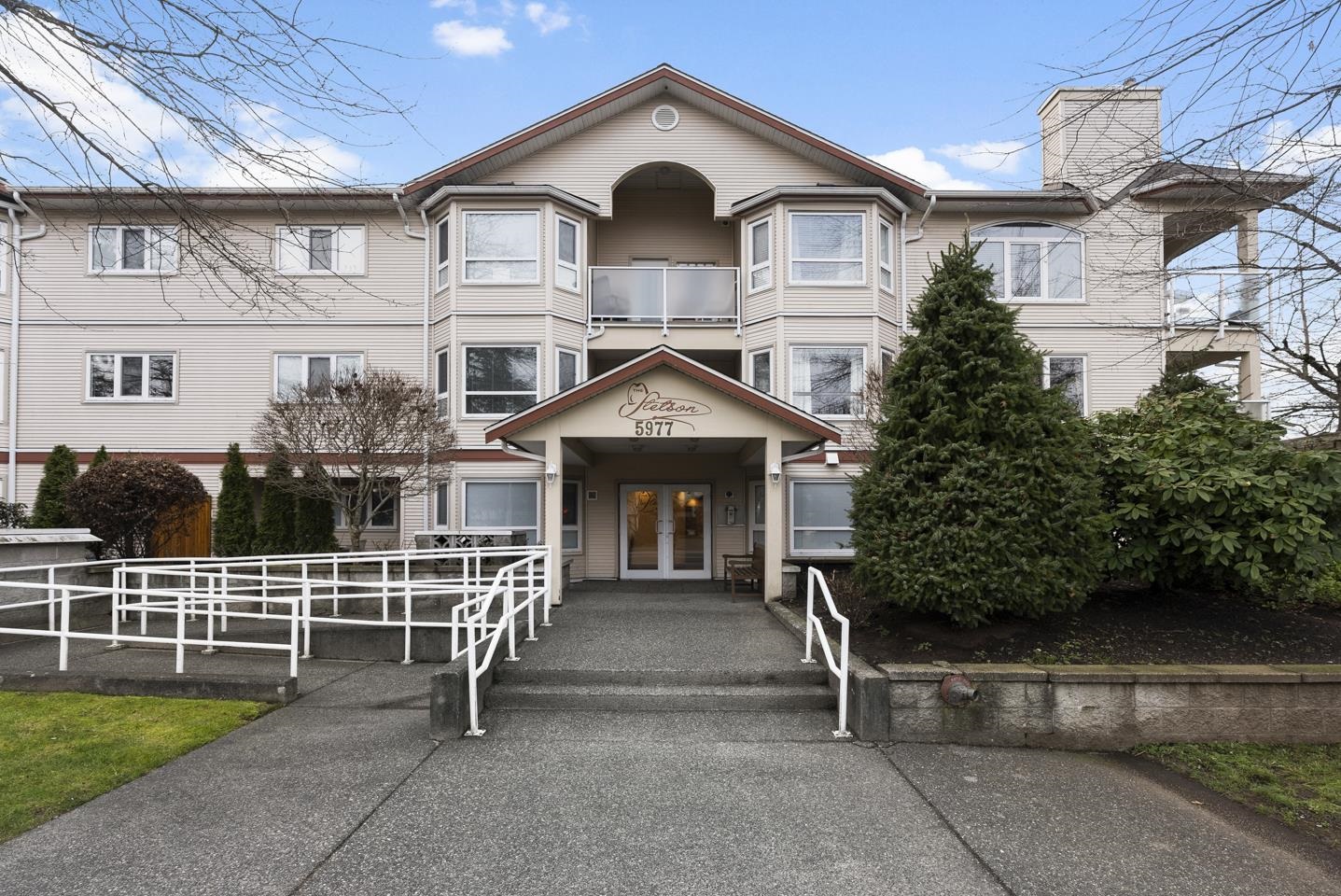 201-5977 177b Street, Surrey, BC, V3S 4J7