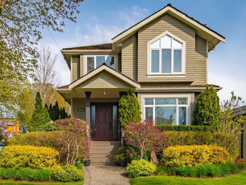5910 Quebec Street, Vancouver BC V5W 2P3