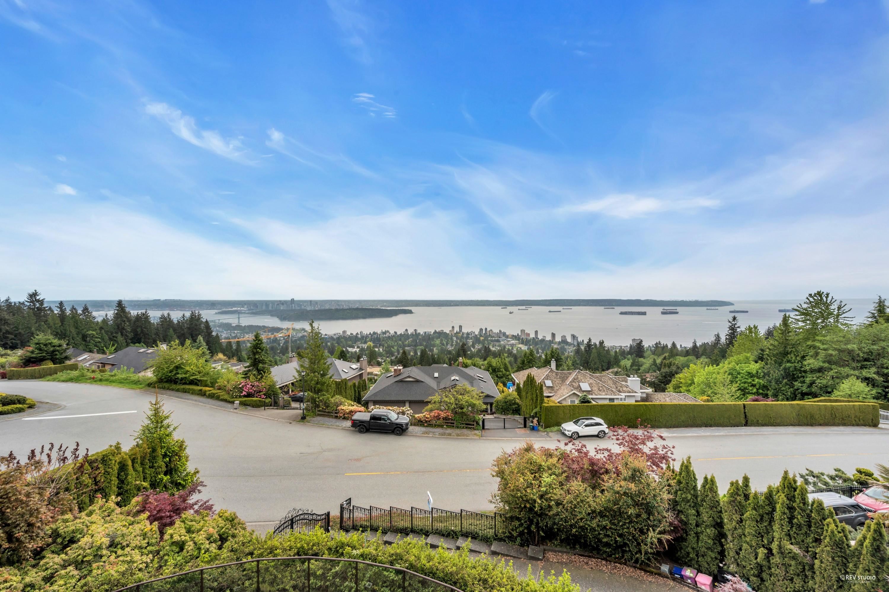 2539 Westhill Drive, West Vancouver, BC, V7S 3A3