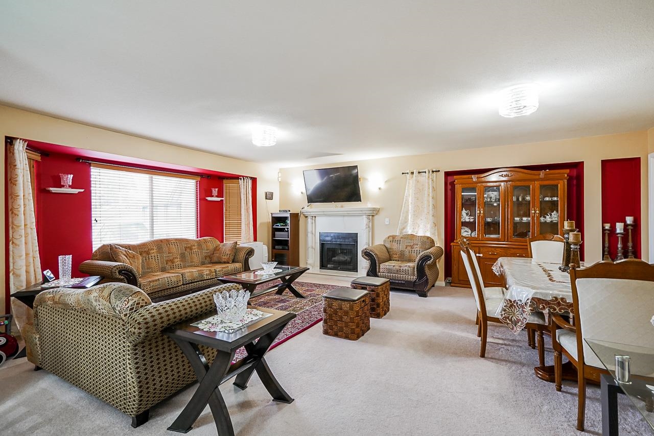 8229 167a Street, Surrey, BC, V4N 3H5