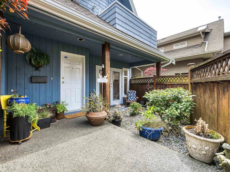 2534 Western Avenue, North Vancouver BC V7N 3L1