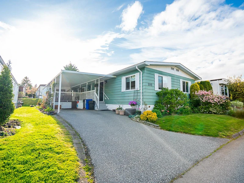 109 - 15875 20th Avenue, Surrey BC
