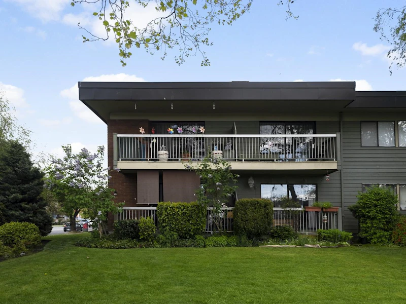220 - 2600 E 49th Avenue, Vancouver BC V5S 1J8