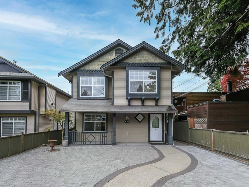 2033 Larson Road, North Vancouver BC V7M 3A1