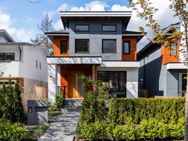 342 W 19th Street, North Vancouver, BC, V7M 1X8