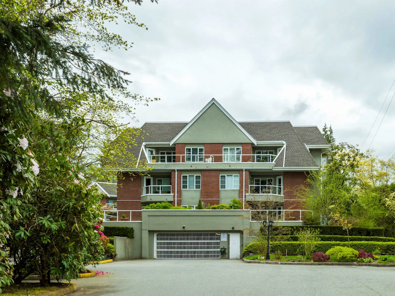 306 - 2020 Cedar Village Crescent, North Vancouver BC V7J 3P5