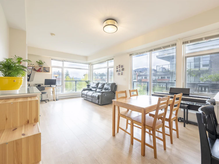 203-28 E Royal Avenue, New Westminster, BC, V3L 0B7
