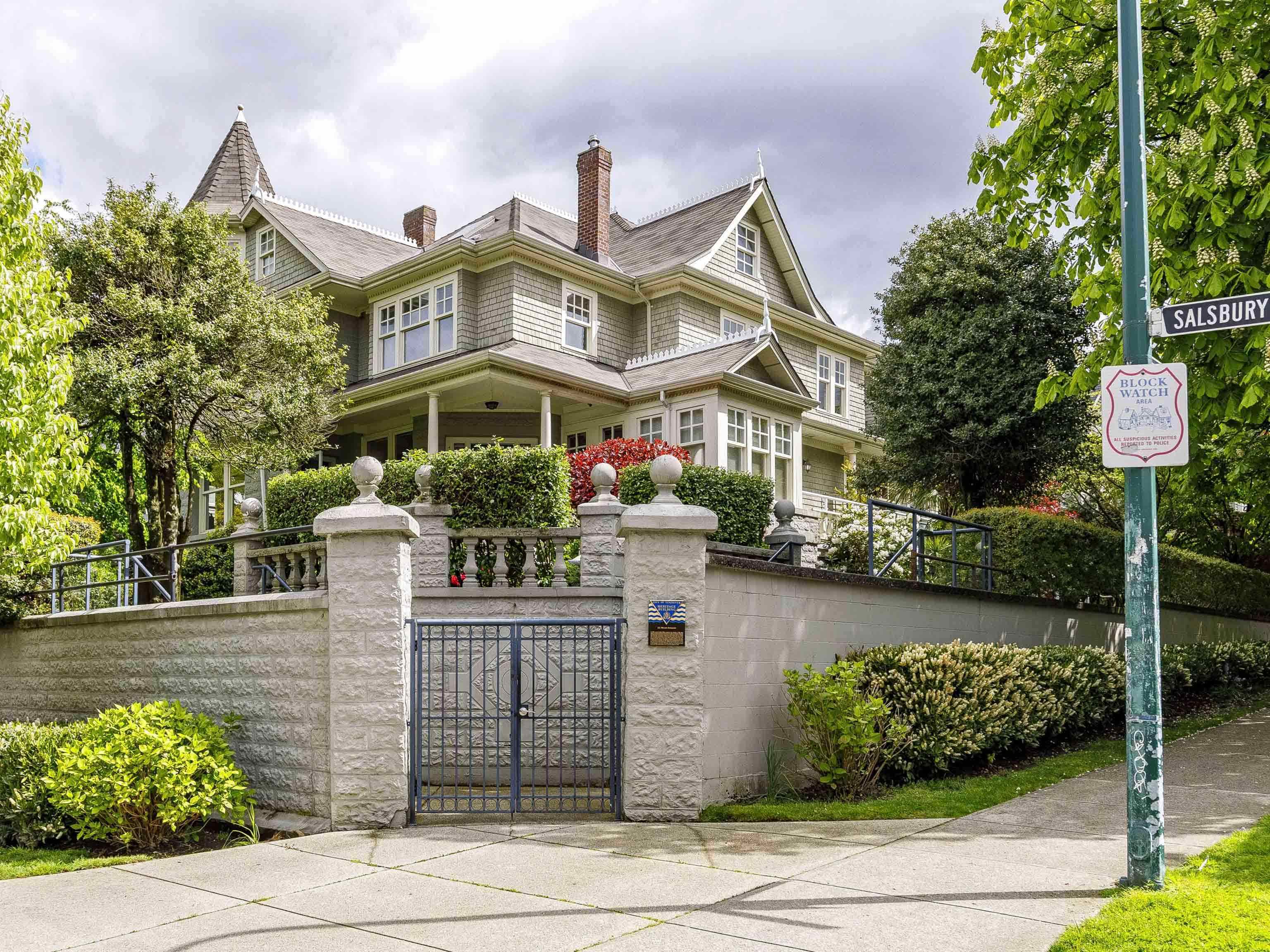 1094 Salsbury Drive, Vancouver, BC, V5L 4A7