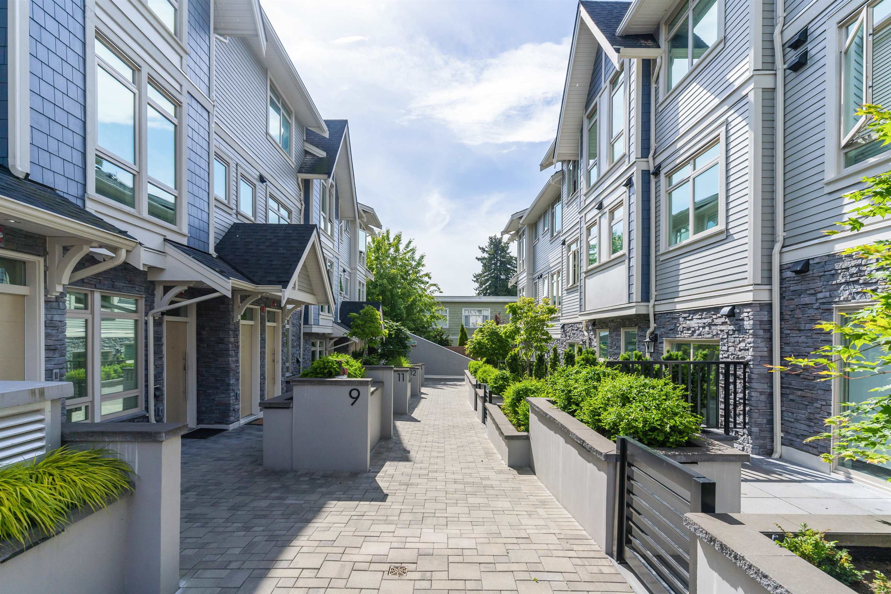 10-115 W Queens Road, North Vancouver, BC, V7N 2K4