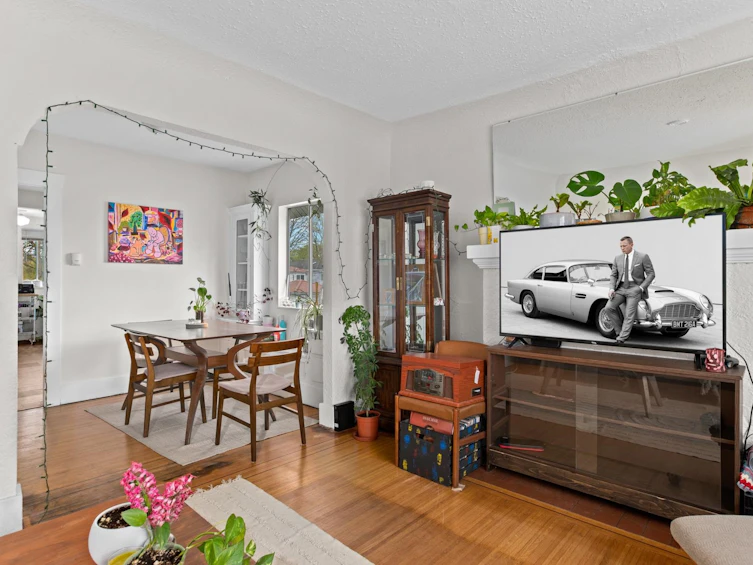 2004 E 12th Avenue, Vancouver, BC, V5N 2A8