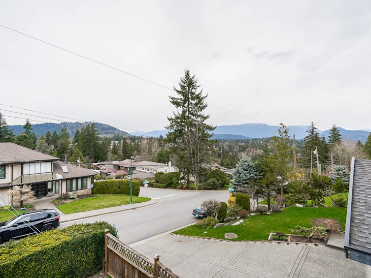 985 Blue Mountain Street, Coquitlam, BC, V3J 4T3