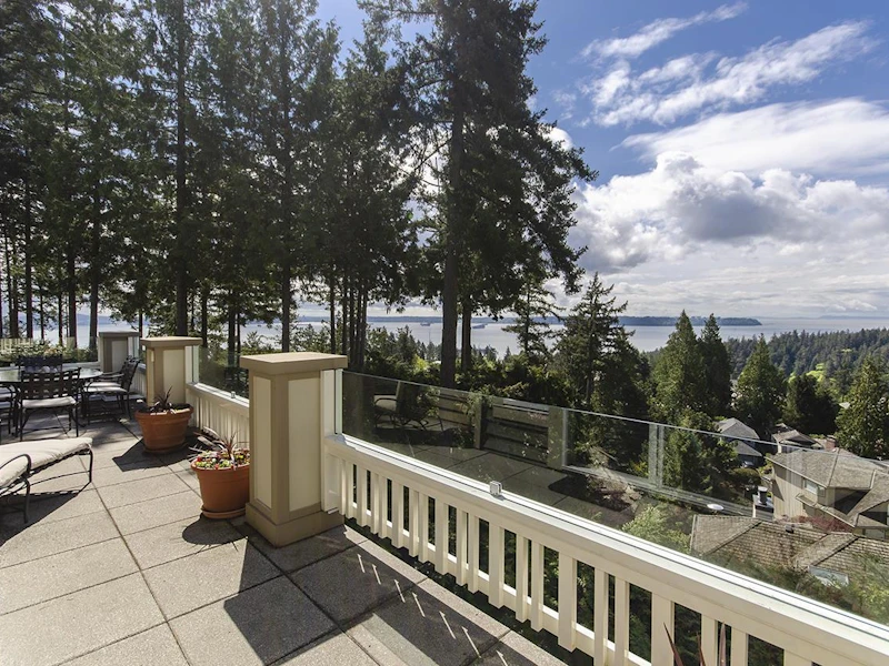 4988 Edendale Court, West Vancouver BC V7W 3H7