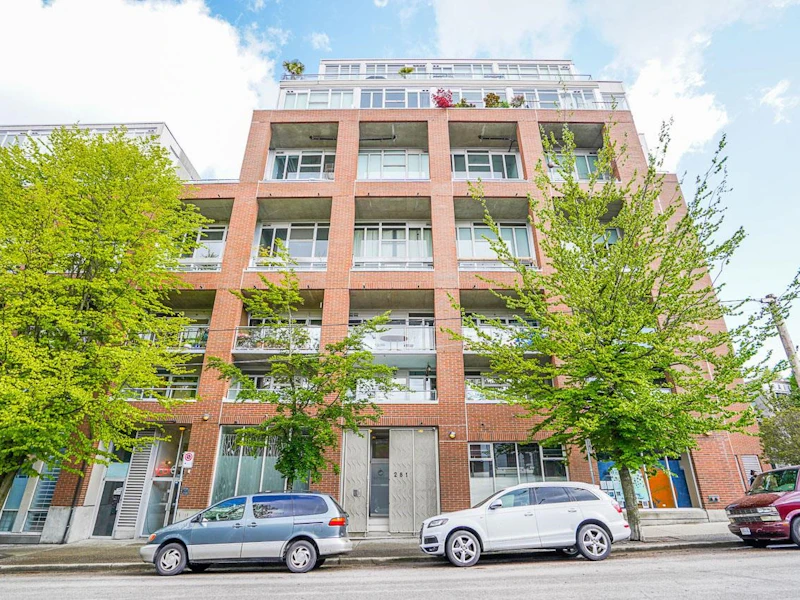 421 - 289 Alexander Street, Vancouver BC V6A 4H6