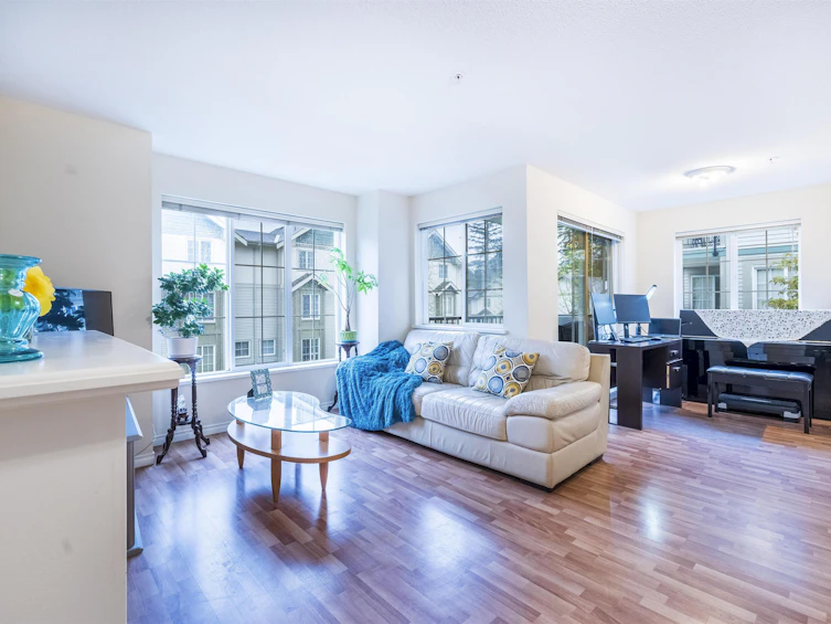 302-14877 100 Avenue, Surrey, BC, V3R 3H1