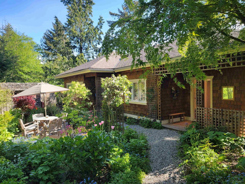 973 Captain Cates Walk, Bowen Island BC