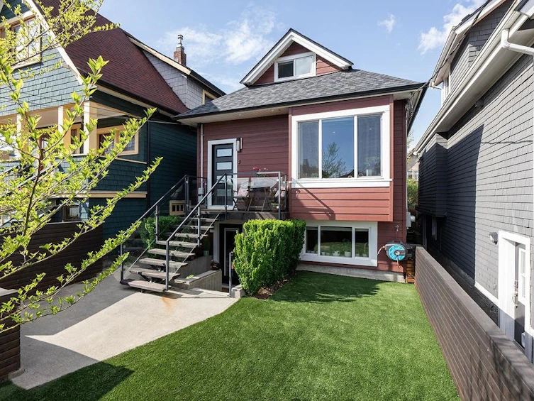 1725 Mcspadden Avenue, Vancouver, BC, V5N 1L3