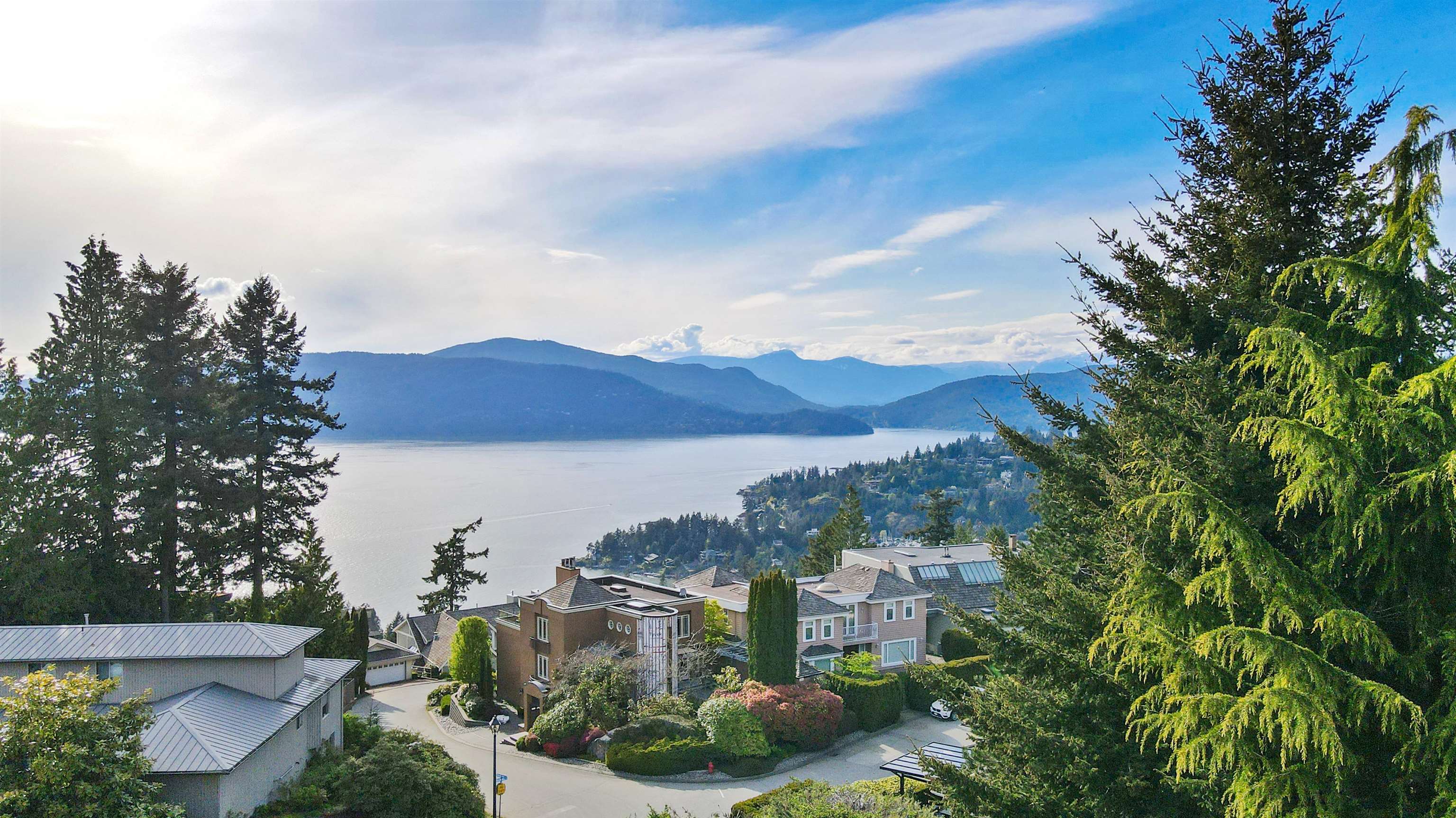5480 Monte Bre Crescent, West Vancouver, BC, V7W 3B1
