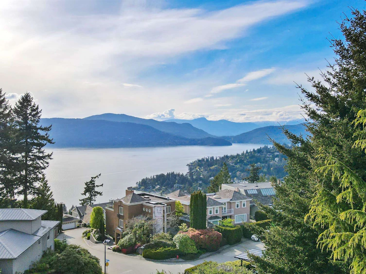 5480 Monte Bre Crescent, West Vancouver, BC, V7W 3B1