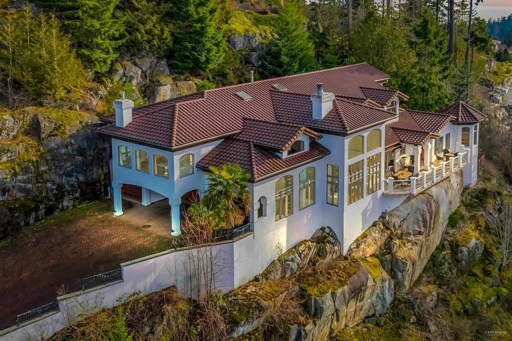 5051 Meadfeild Road, West Vancouver, BC, V7W 3G2