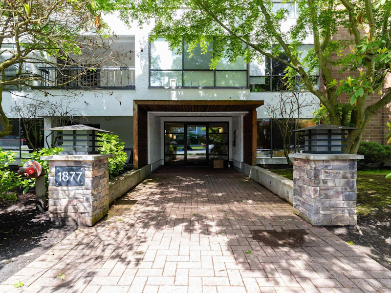 105 - 1877 W 5th Avenue, Vancouver BC V6J 1P5