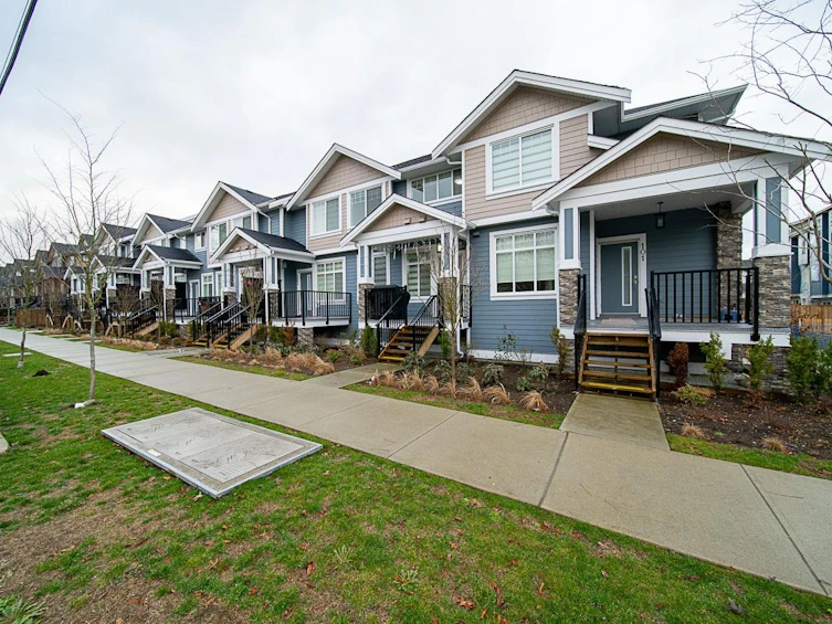 102-7080 188 Street, Surrey, BC, V3S 8E5