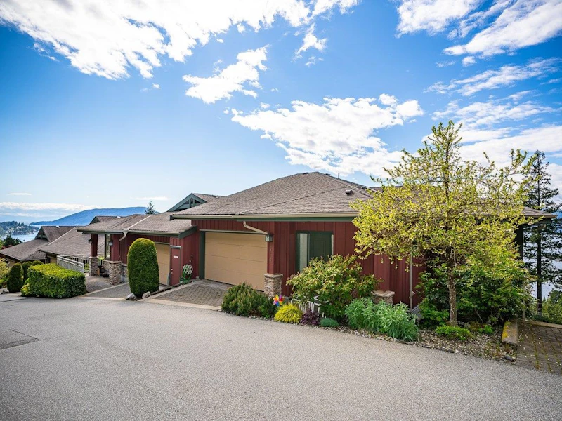 8615 Seascape Drive, West Vancouver BC V7W 3J7