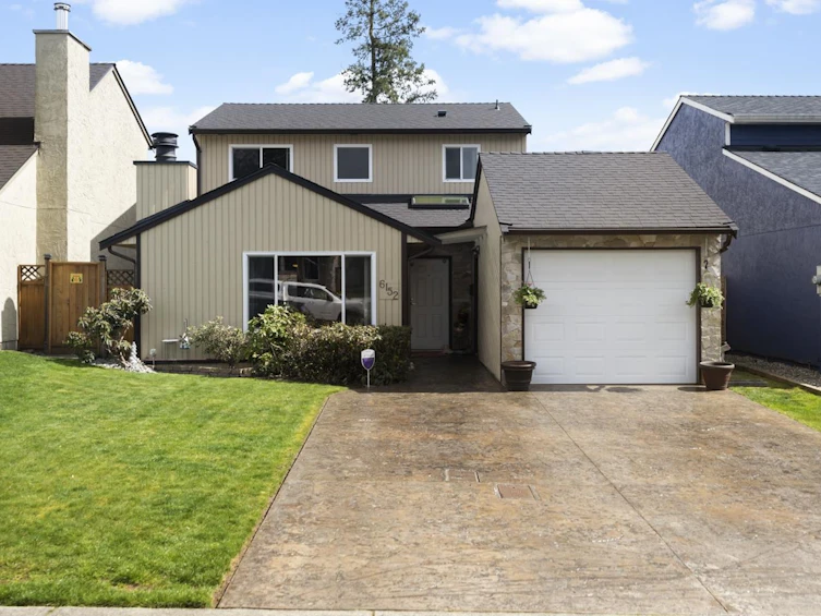 6152 194 Street, Surrey, BC, V3S 7L3