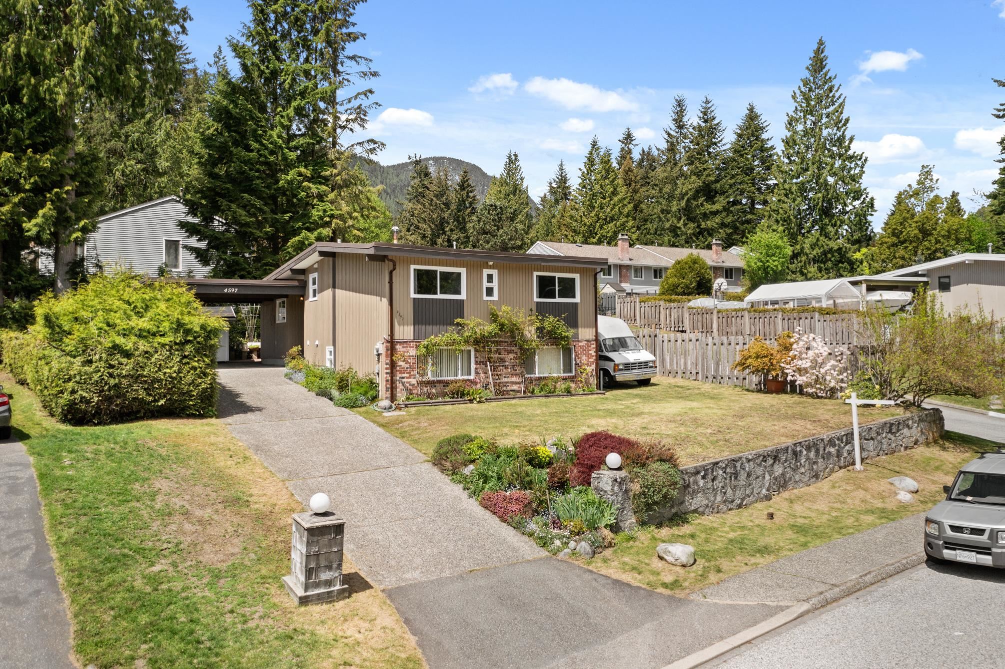 4597 Hoskins Road, North Vancouver, BC, V7K 2R2