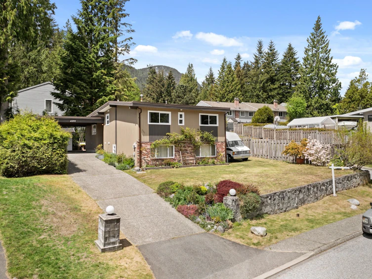 4597 Hoskins Road, North Vancouver, BC, V7K 2R2