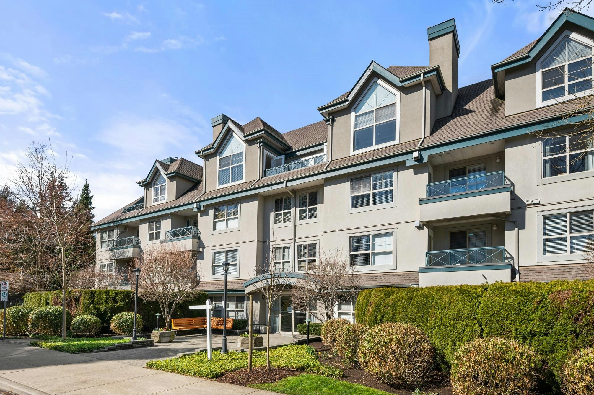 207-15325 17 Avenue, Surrey, BC, V4A 1T8